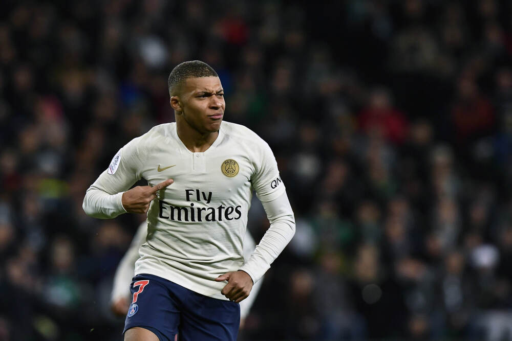 张伟丽纪录电影《永无止境》今日上映 “格斗女王”点燃热血感动